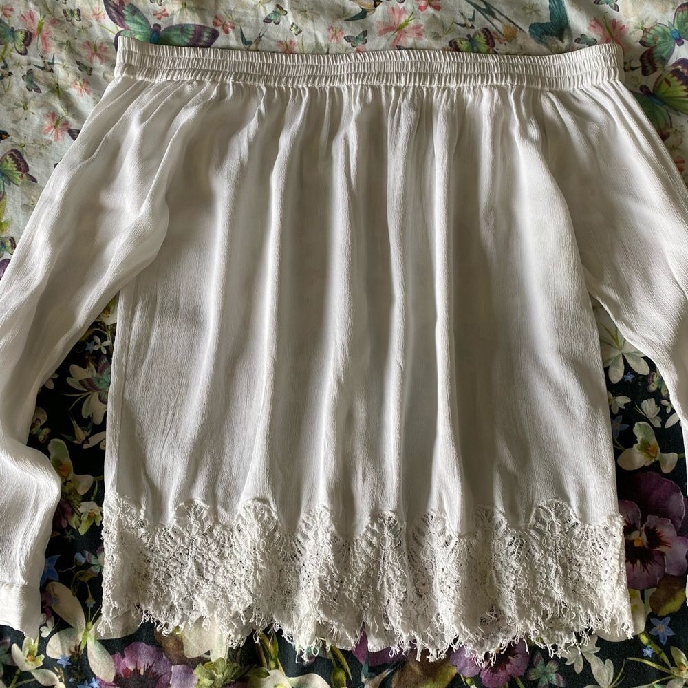 Second Female Off Shoulder Blouse Sz M